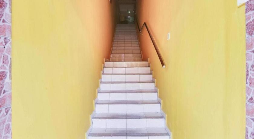 Oyo 89406 Lucky Budget Hotel Nilai Exterior foto
