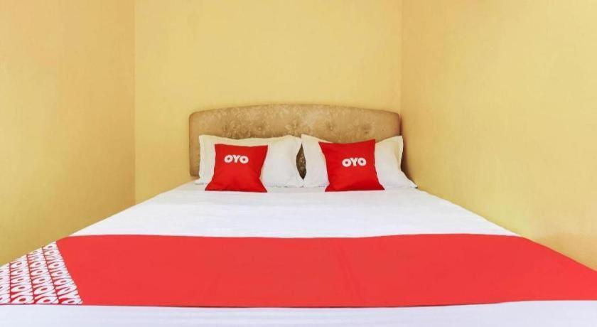 Oyo 89406 Lucky Budget Hotel Nilai Exterior foto